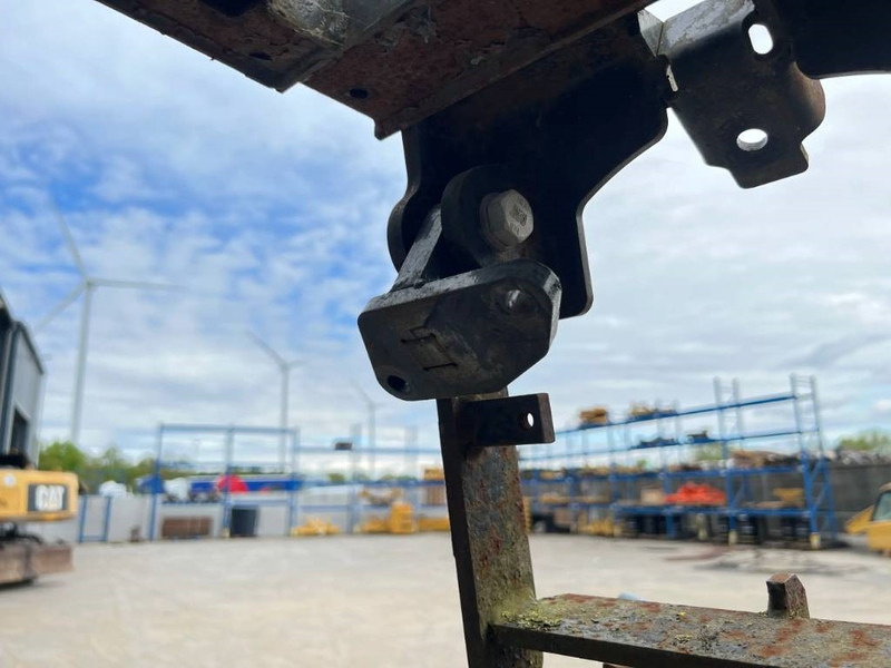 Cat 312D / 315D / 319D / 320D / 324D / 329D / 330D / 3 - الكابينة والداخلية - آلات الإنشاء: صورة 5 Cat 312D / 315D / 319D / 320D / 324D / 329D / 330D / 3 - الكابينة والداخلية - آلات الإنشاء: صورة 5