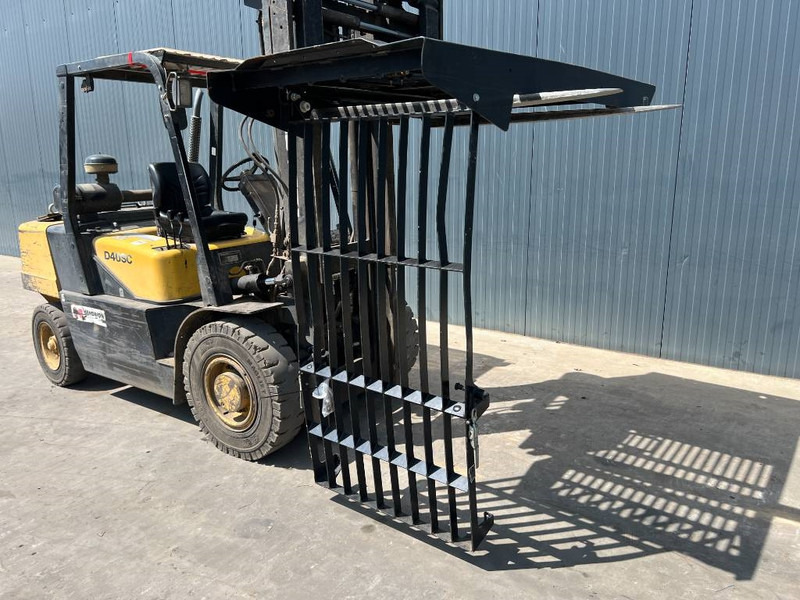 Cat 313E / 320F / 323E / 325F / 329E / 330F / 336E / 3 - الكابينة والداخلية - آلات الإنشاء: صورة 2 Cat 313E / 320F / 323E / 325F / 329E / 330F / 336E / 3 - الكابينة والداخلية - آلات الإنشاء: صورة 2