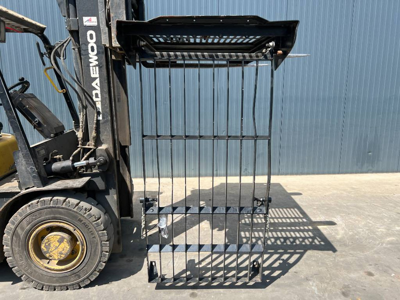 Cat 313E / 320F / 323E / 325F / 329E / 330F / 336E / 3 - الكابينة والداخلية - آلات الإنشاء: صورة 3 Cat 313E / 320F / 323E / 325F / 329E / 330F / 336E / 3 - الكابينة والداخلية - آلات الإنشاء: صورة 3