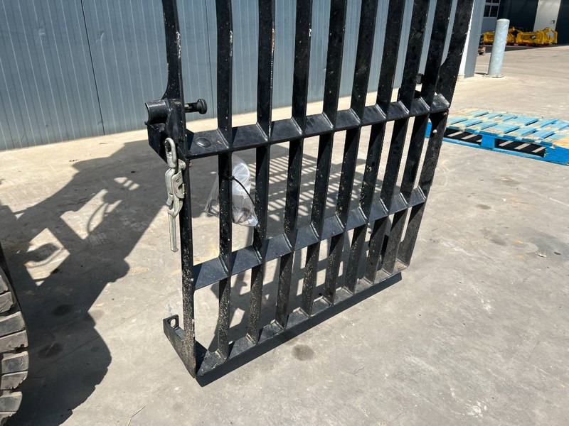 Cat 313E / 320F / 323E / 325F / 329E / 330F / 336E / 3 - الكابينة والداخلية - آلات الإنشاء: صورة 4 Cat 313E / 320F / 323E / 325F / 329E / 330F / 336E / 3 - الكابينة والداخلية - آلات الإنشاء: صورة 4