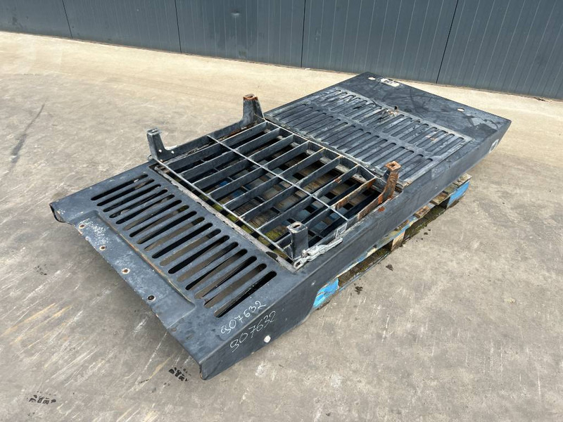 Cat 313E / M315F / 320F / 323E / 325F / 329E/ 330F / 3 - الكابينة والداخلية - آلات الإنشاء: صورة 1 Cat 313E / M315F / 320F / 323E / 325F / 329E/ 330F / 3 - الكابينة والداخلية - آلات الإنشاء: صورة 1