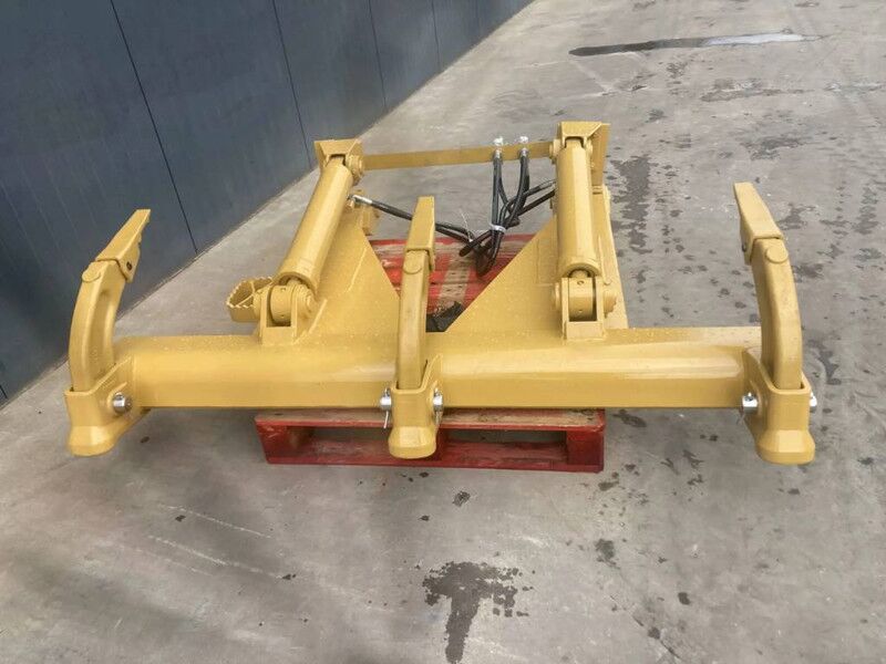 Cat D4H Ripper - ملحق - آلات الإنشاء: صورة 2 Cat D4H Ripper - ملحق - آلات الإنشاء: صورة 2