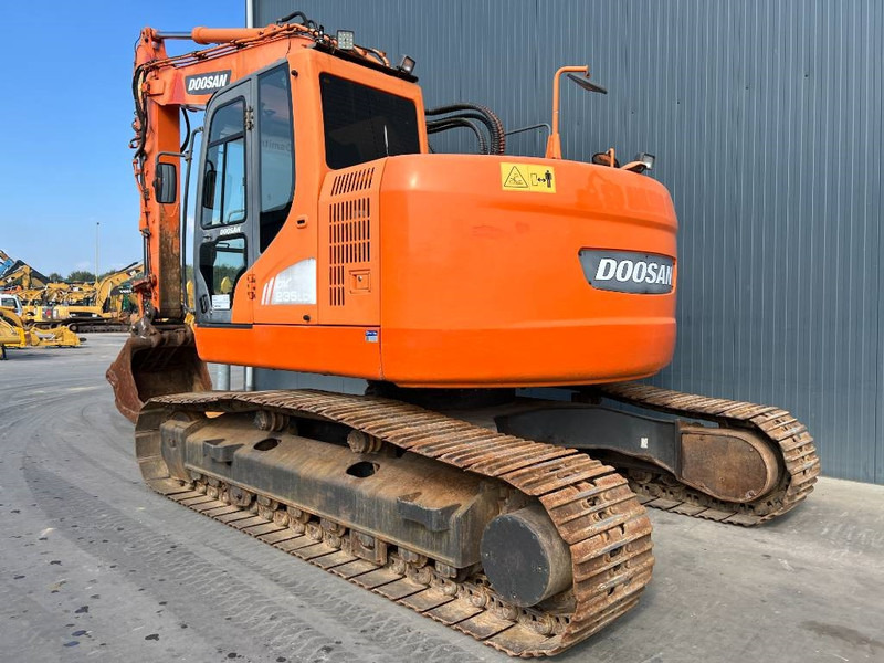 Doosan DX235LCR - حفار زاحف: صورة 3 Doosan DX235LCR - حفار زاحف: صورة 3