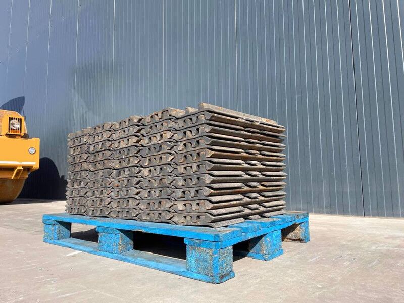 Hyundai R210 / R215 / R220 / R235 / R250 / R260 - إطار هيكلي/ إطار معدني - آلات الإنشاء: صورة 2 Hyundai R210 / R215 / R220 / R235 / R250 / R260 - إطار هيكلي/ إطار معدني - آلات الإنشاء: صورة 2