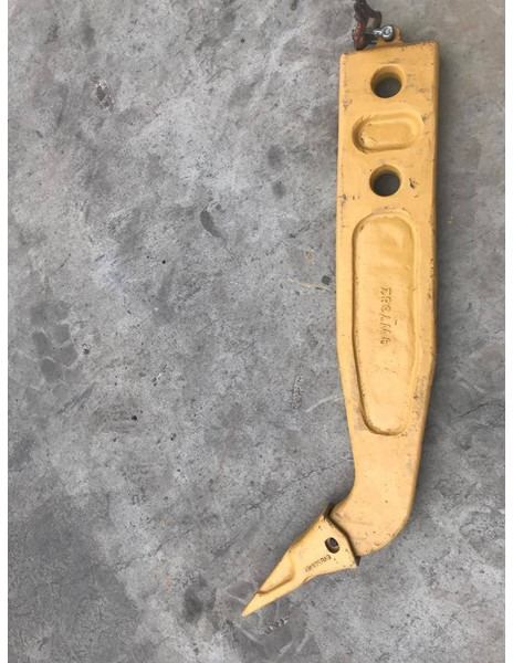 Komatsu D65 Shank - ملحق - آلات الإنشاء: صورة 5 Komatsu D65 Shank - ملحق - آلات الإنشاء: صورة 5