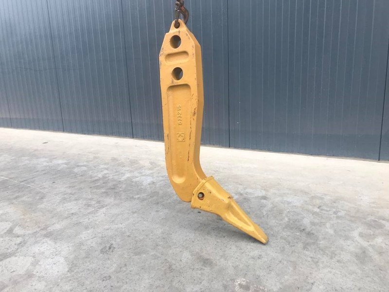 Komatsu D65 Shank - ملحق - آلات الإنشاء: صورة 3 Komatsu D65 Shank - ملحق - آلات الإنشاء: صورة 3