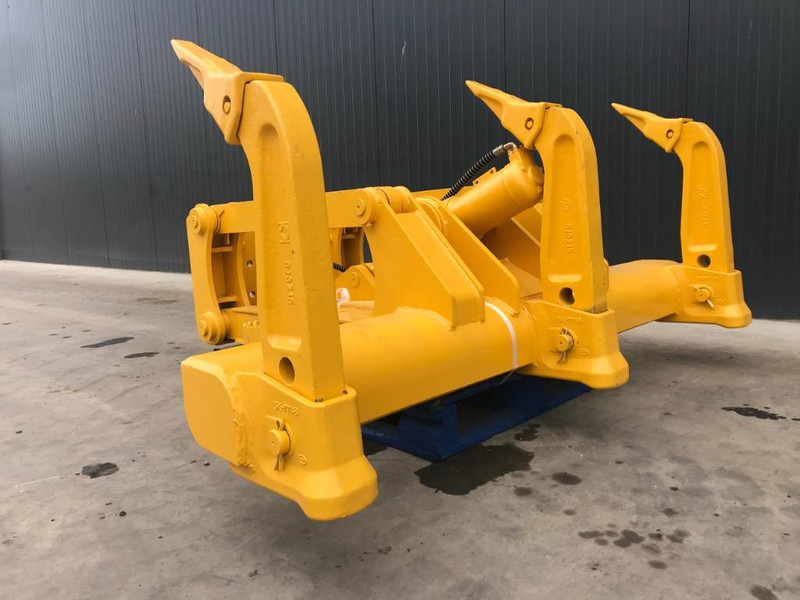 Komatsu D65 - ملحق - آلات الإنشاء: صورة 2 Komatsu D65 - ملحق - آلات الإنشاء: صورة 2