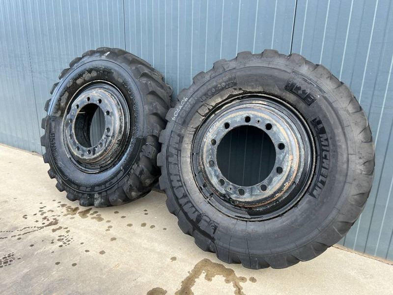 Michelin 1000 x 20 banden / 10.00 x 20: 1x2 Reifen - الإطارات والجنوط - آلات الإنشاء: صورة 2 Michelin 1000 x 20 banden / 10.00 x 20: 1x2 Reifen - الإطارات والجنوط - آلات الإنشاء: صورة 2