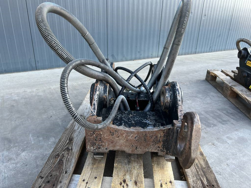 OilQuick OQ65 - M314F / M316F / M318F - قارنة التوصيل السريعة - آلات الإنشاء: صورة 2 OilQuick OQ65 - M314F / M316F / M318F - قارنة التوصيل السريعة - آلات الإنشاء: صورة 2