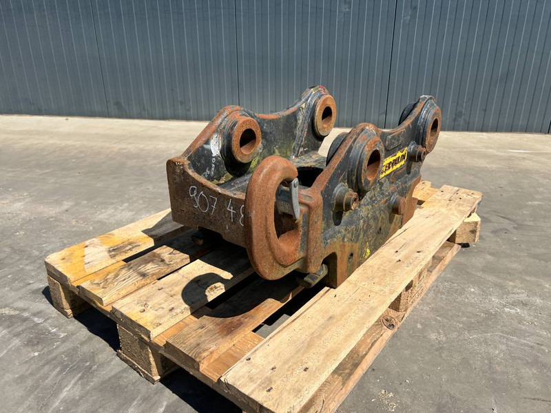 OilQuick OQ65 - M314F / M316F / M318F - قارنة التوصيل السريعة - آلات الإنشاء: صورة 1 OilQuick OQ65 - M314F / M316F / M318F - قارنة التوصيل السريعة - آلات الإنشاء: صورة 1