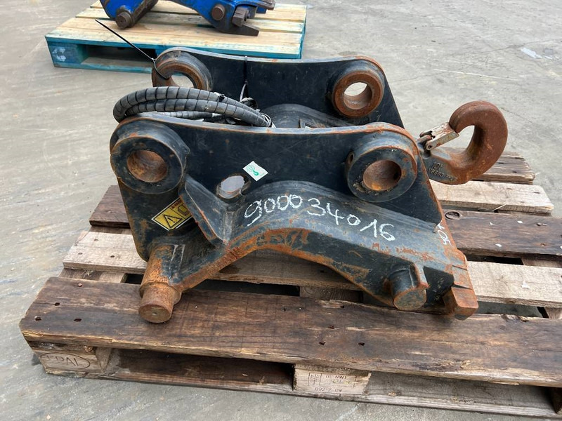 Verachtert CW20 - 312 / 311F / 313F / 315F - قارنة التوصيل السريعة - آلات الإنشاء: صورة 4 Verachtert CW20 - 312 / 311F / 313F / 315F - قارنة التوصيل السريعة - آلات الإنشاء: صورة 4