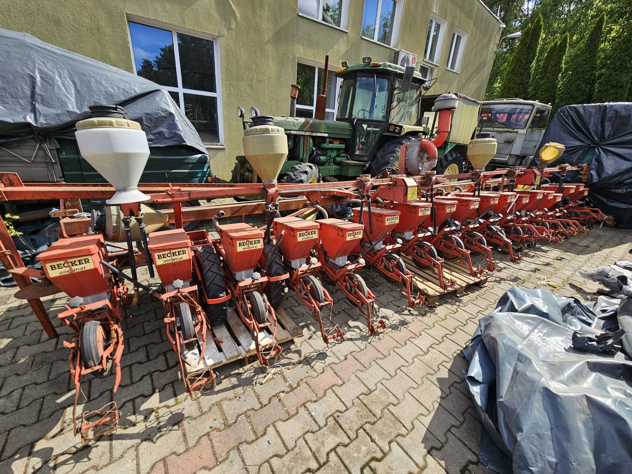 Becker Aeromat - آلة البذر الدقيق: صورة 2 Becker Aeromat - آلة البذر الدقيق: صورة 2