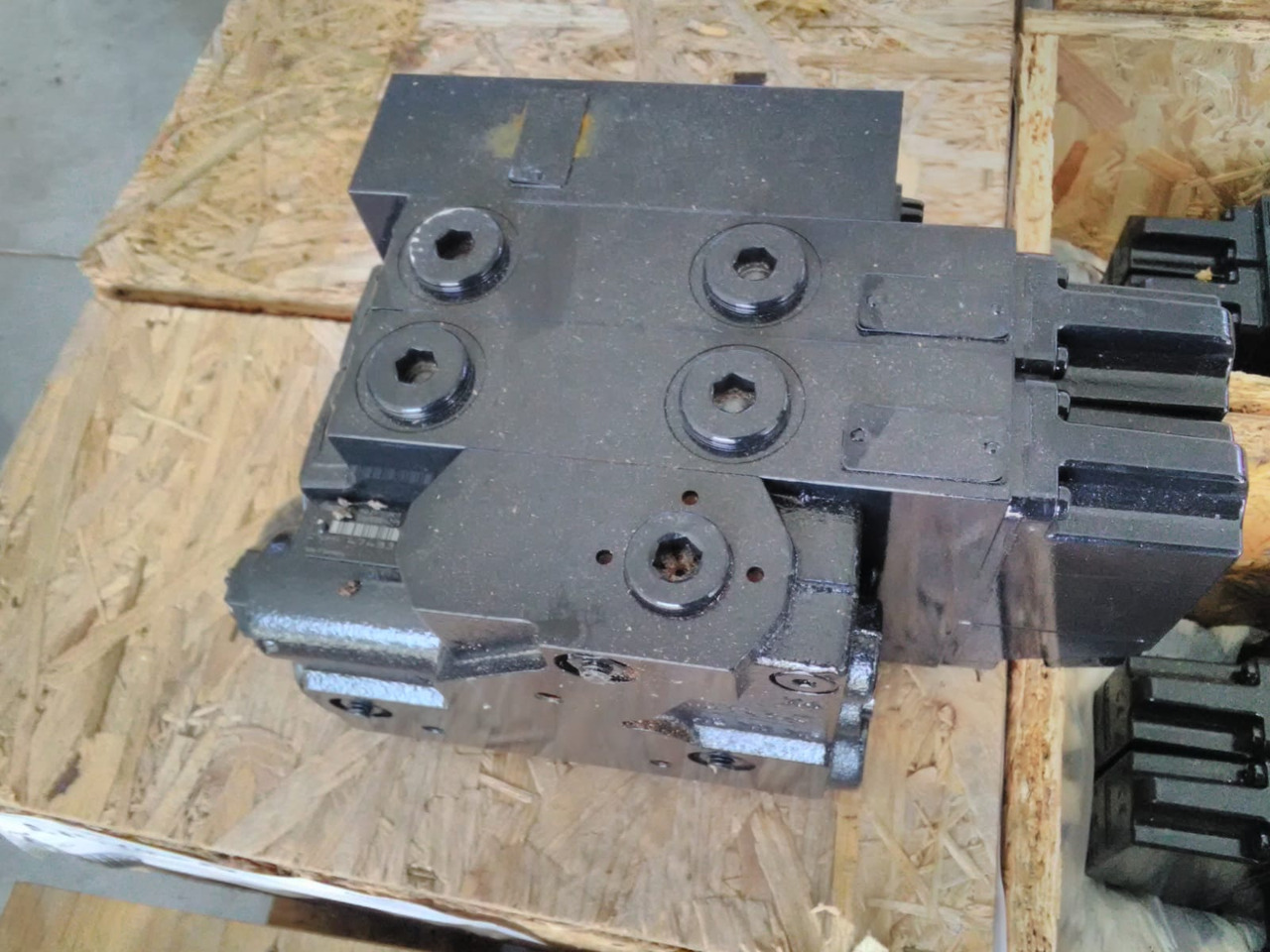 CNH 47433959 - صمام - آلات زراعية: صورة 4 CNH 47433959 - صمام - آلات زراعية: صورة 4