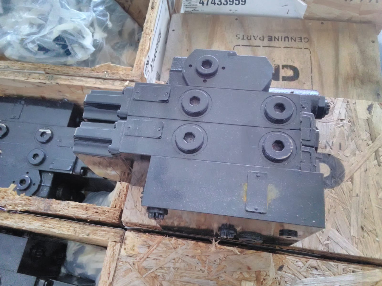 CNH 47433959 - صمام - آلات زراعية: صورة 3 CNH 47433959 - صمام - آلات زراعية: صورة 3