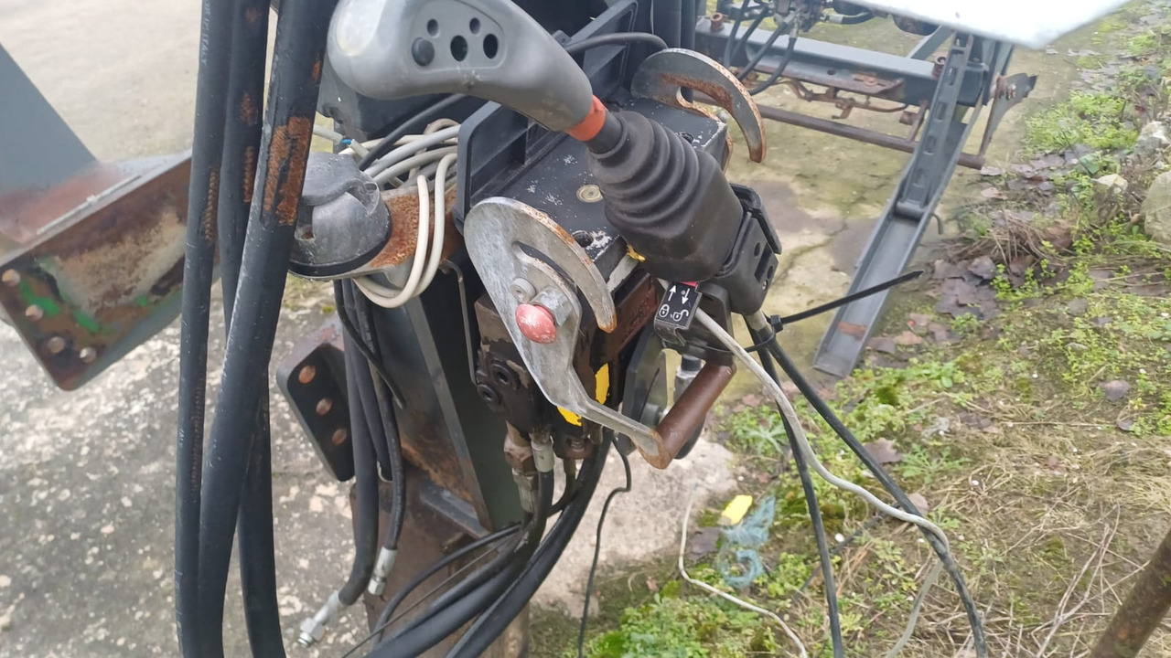 MANIP MP85A - مغراف أمامي للجرار: صورة 2 MANIP MP85A - مغراف أمامي للجرار: صورة 2