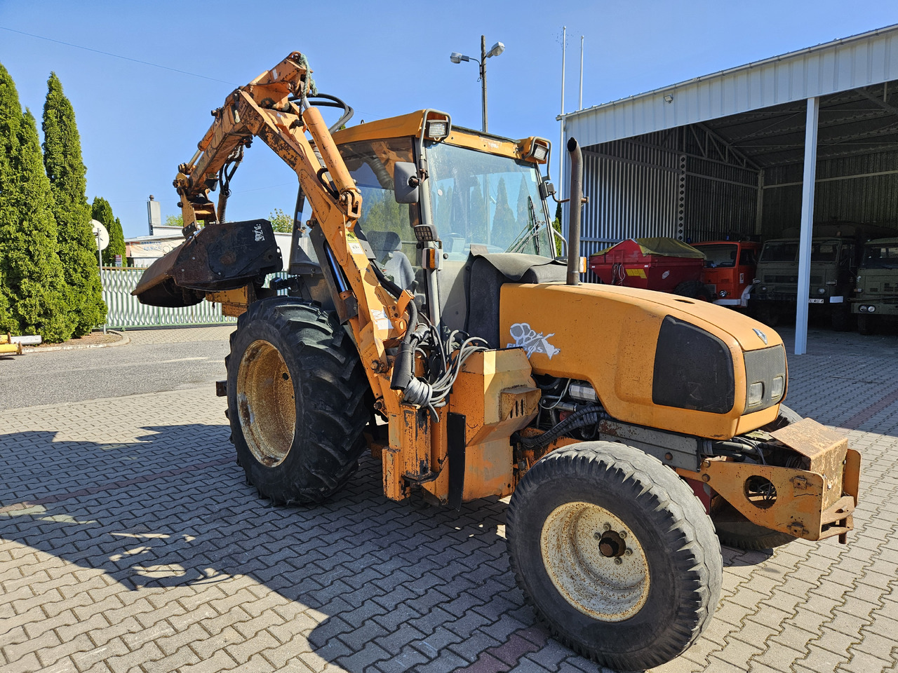 Renault Egros - جزازة عشب الحدائق: صورة 2 Renault Egros - جزازة عشب الحدائق: صورة 2