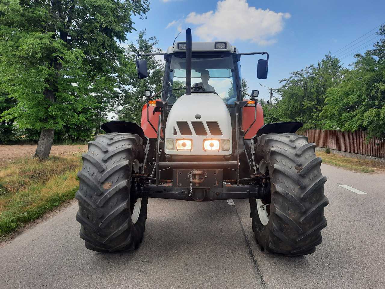 STEYR 9145 - جرار: صورة 1 STEYR 9145 - جرار: صورة 1