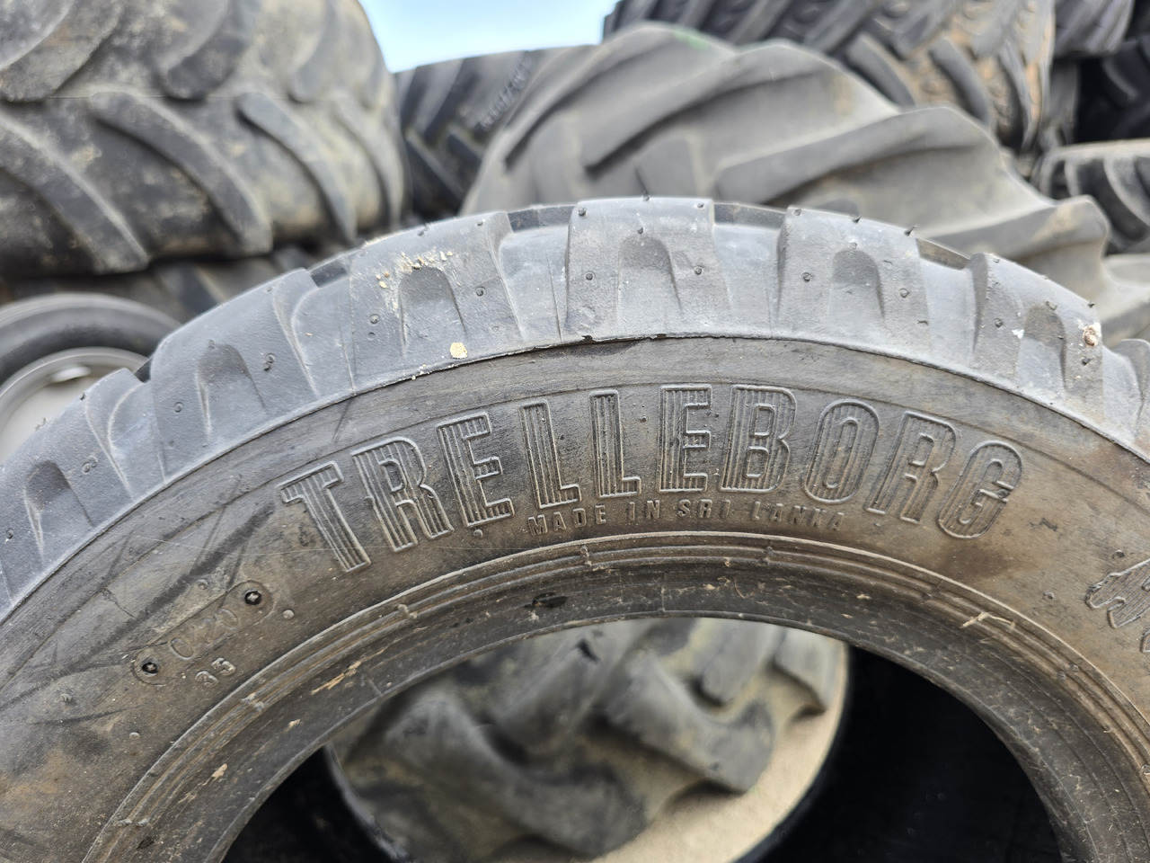 TRELLEBORG 340/55-16 - إطارات - آلات الإنشاء: صورة 5 TRELLEBORG 340/55-16 - إطارات - آلات الإنشاء: صورة 5
