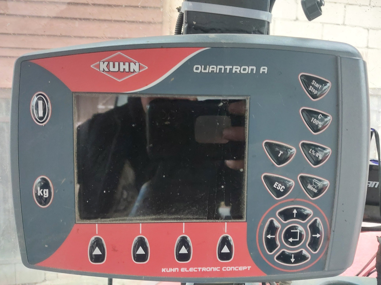 Kuhn RAUCH AXIS 30.1 - آلة نشر السماد: صورة 2 Kuhn RAUCH AXIS 30.1 - آلة نشر السماد: صورة 2