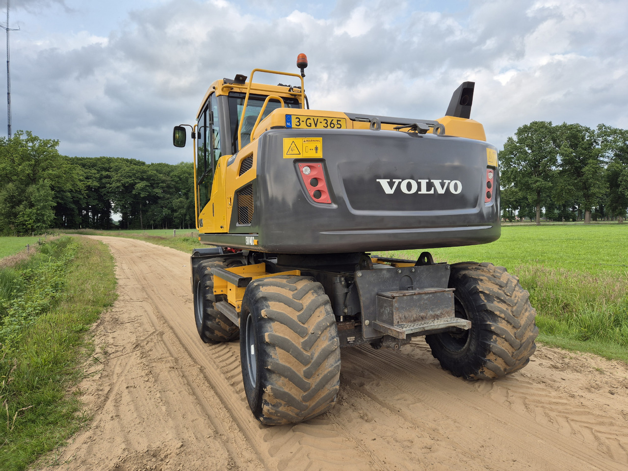 VOLVO EW 140 D - حفار ذو عجلات: صورة 3 VOLVO EW 140 D - حفار ذو عجلات: صورة 3