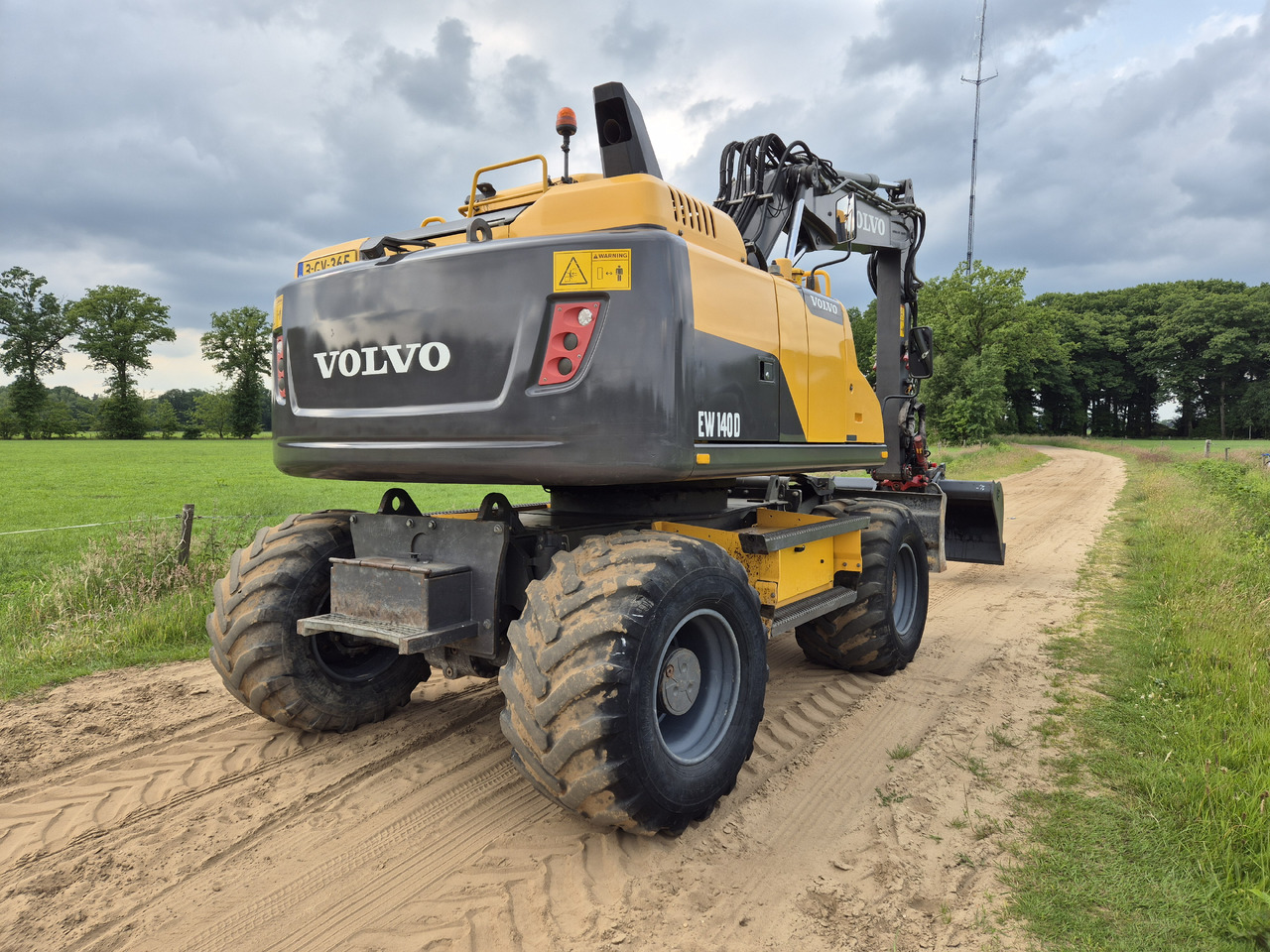 VOLVO EW 140 D - حفار ذو عجلات: صورة 5 VOLVO EW 140 D - حفار ذو عجلات: صورة 5
