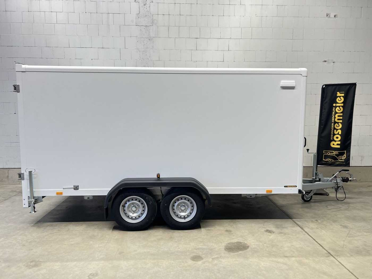 BLYSS FS2740/180HTL Kofferanhänger - مقطورة بصندوق مغلق: صورة 2 BLYSS FS2740/180HTL Kofferanhänger - مقطورة بصندوق مغلق: صورة 2