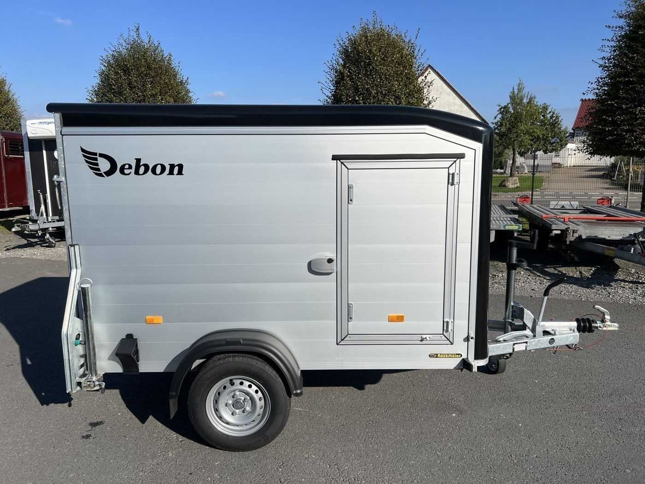 CHEVAL LIBERTE DEBON C255 Seitentür Kofferanhänger - مقطورة بصندوق مغلق: صورة 2 CHEVAL LIBERTE DEBON C255 Seitentür Kofferanhänger - مقطورة بصندوق مغلق: صورة 2