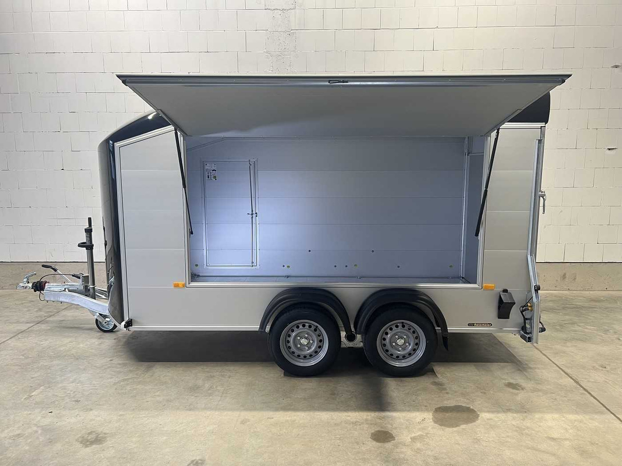 CHEVAL LIBERTE DEBON C700 Roadster Verk.Kl Tür Kofferanhänger - مقطورة بصندوق مغلق: صورة 1 CHEVAL LIBERTE DEBON C700 Roadster Verk.Kl Tür Kofferanhänger - مقطورة بصندوق مغلق: صورة 1
