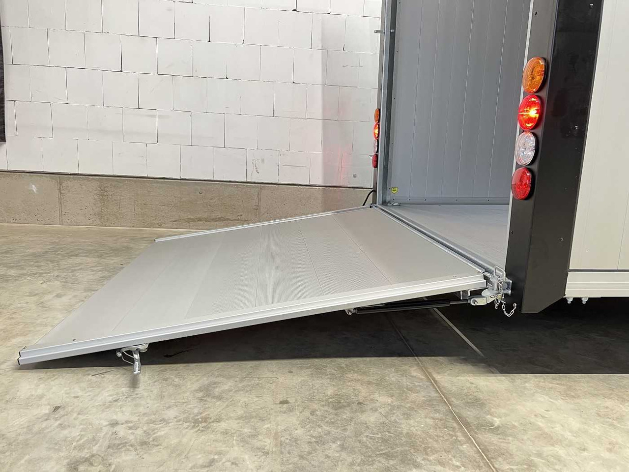 مقطورة بصندوق مغلق للبيع  CHEVAL LIBERTE DEBON C900 Roadster Kofferanhänger: صورة 18