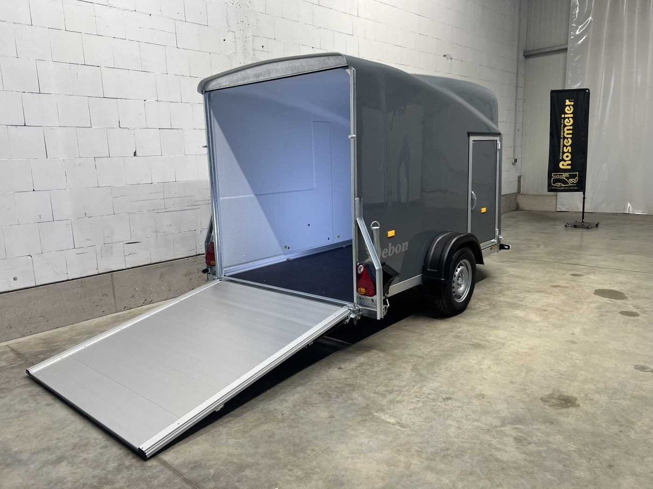 CHEVAL LIBERTE DEBON Cargo 1300.02+Tür Kofferanhänger - مقطورة بصندوق مغلق: صورة 3 CHEVAL LIBERTE DEBON Cargo 1300.02+Tür Kofferanhänger - مقطورة بصندوق مغلق: صورة 3