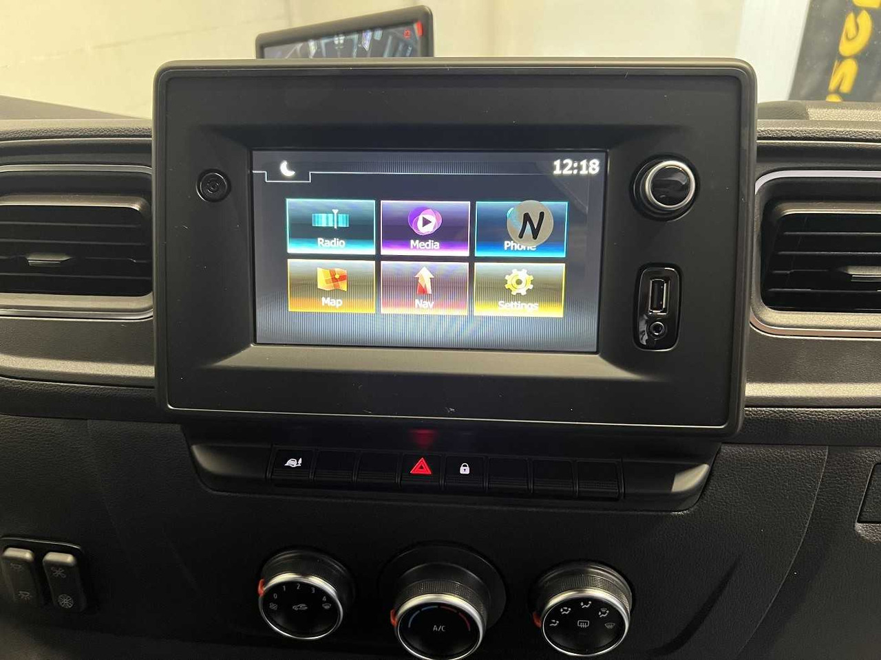 تأجير RENAULT Master Haras STX 3-Sitzer LKW RENAULT Master Haras STX 3-Sitzer LKW: صورة 6