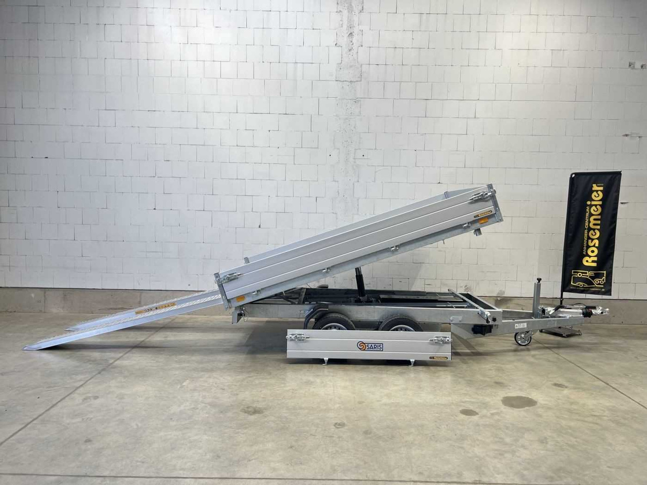 SARIS K3 306 184 3500 2 E Rampen + G Dreiseitenkipper - مقطورة قلابة: صورة 1 SARIS K3 306 184 3500 2 E Rampen + G Dreiseitenkipper - مقطورة قلابة: صورة 1