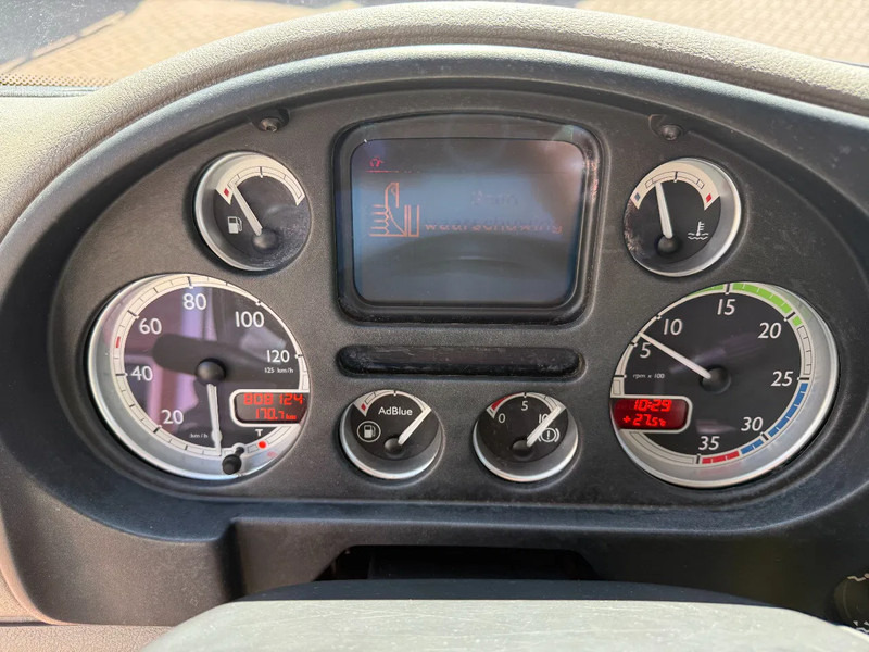 شاحنة صندوقية DAF LF 55.250 LF55-250 Box with lift / Manual gearbox Euro5: صورة 9