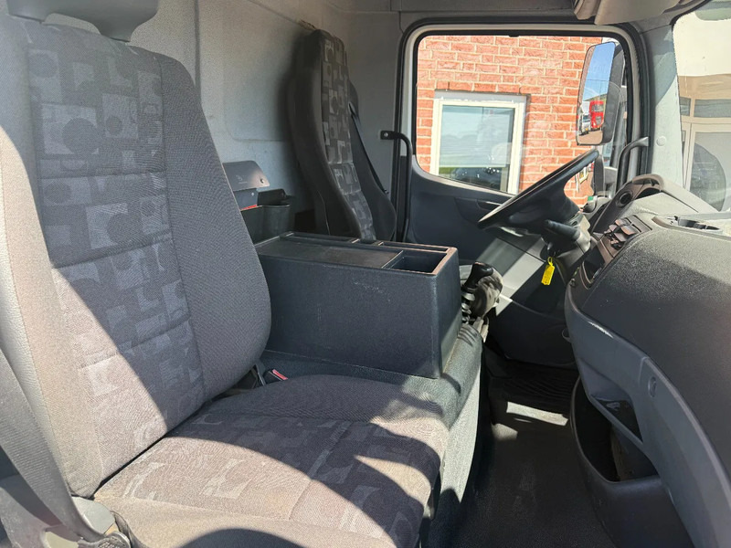 Mercedes-Benz Atego 1018 Atego 1018L Koffer mit LBW /Schalgetriebe/Klima/Euro5 - شاحنة صندوقية: صورة 3 Mercedes-Benz Atego 1018 Atego 1018L Koffer mit LBW /Schalgetriebe/Klima/Euro5 - شاحنة صندوقية: صورة 3