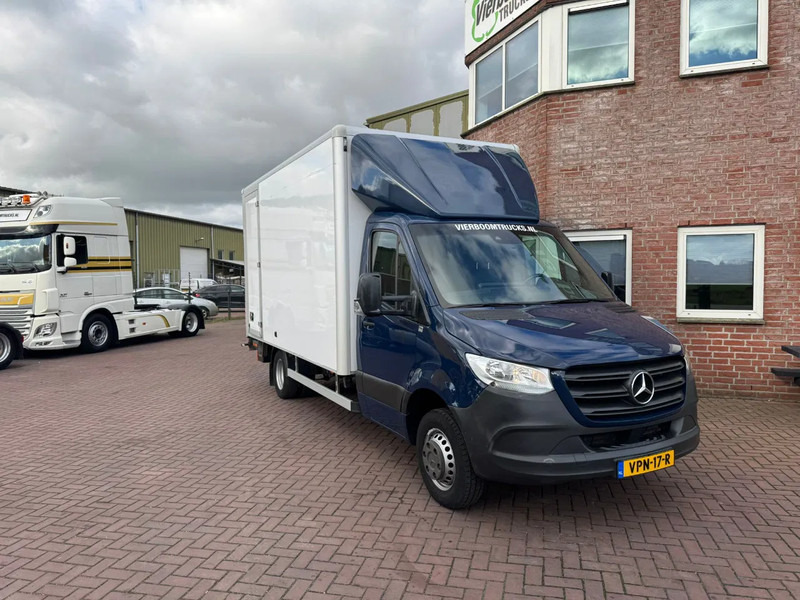 Mercedes-Benz Sprinter Sprinter 515CDI bakwagen met klep / automaat / MBUX /Navi / Airco / Camera / Top - شاحنة بصندوق مغلق: صورة 1 Mercedes-Benz Sprinter Sprinter 515CDI bakwagen met klep / automaat / MBUX /Navi / Airco / Camera / Top - شاحنة بصندوق مغلق: صورة 1