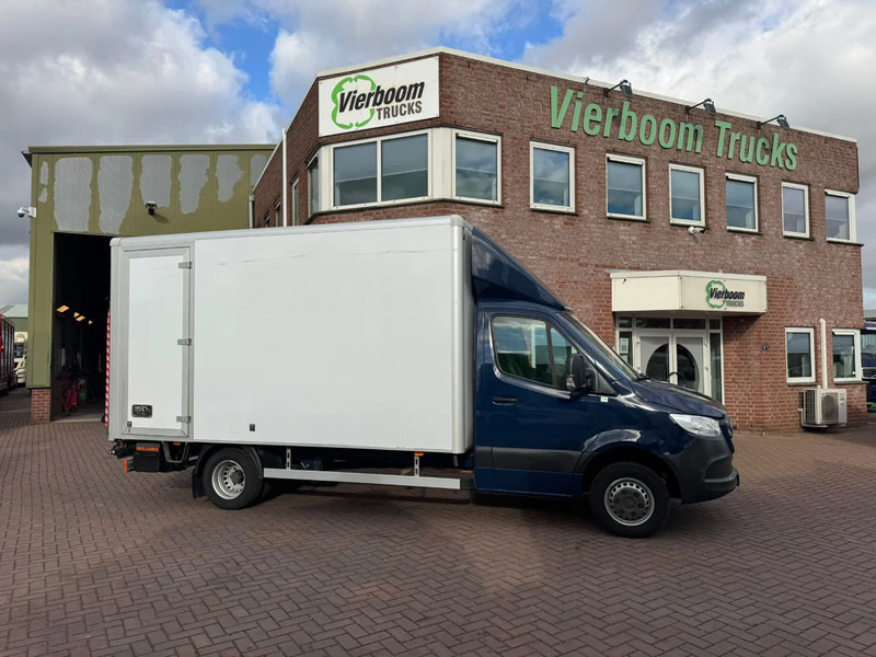 Mercedes-Benz Sprinter Sprinter 515CDI bakwagen met klep / automaat / MBUX /Navi / Airco / Camera / Top - شاحنة بصندوق مغلق: صورة 3 Mercedes-Benz Sprinter Sprinter 515CDI bakwagen met klep / automaat / MBUX /Navi / Airco / Camera / Top - شاحنة بصندوق مغلق: صورة 3