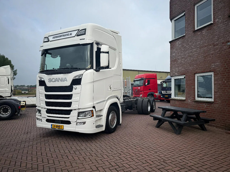 Scania S450 6X2 CHASSIS RETARDER EURO6 HOLLAND TRUCK TOPCONDITION!!!! - شاحنة بهيكل معدني للمقصورة: صورة 2 Scania S450 6X2 CHASSIS RETARDER EURO6 HOLLAND TRUCK TOPCONDITION!!!! - شاحنة بهيكل معدني للمقصورة: صورة 2