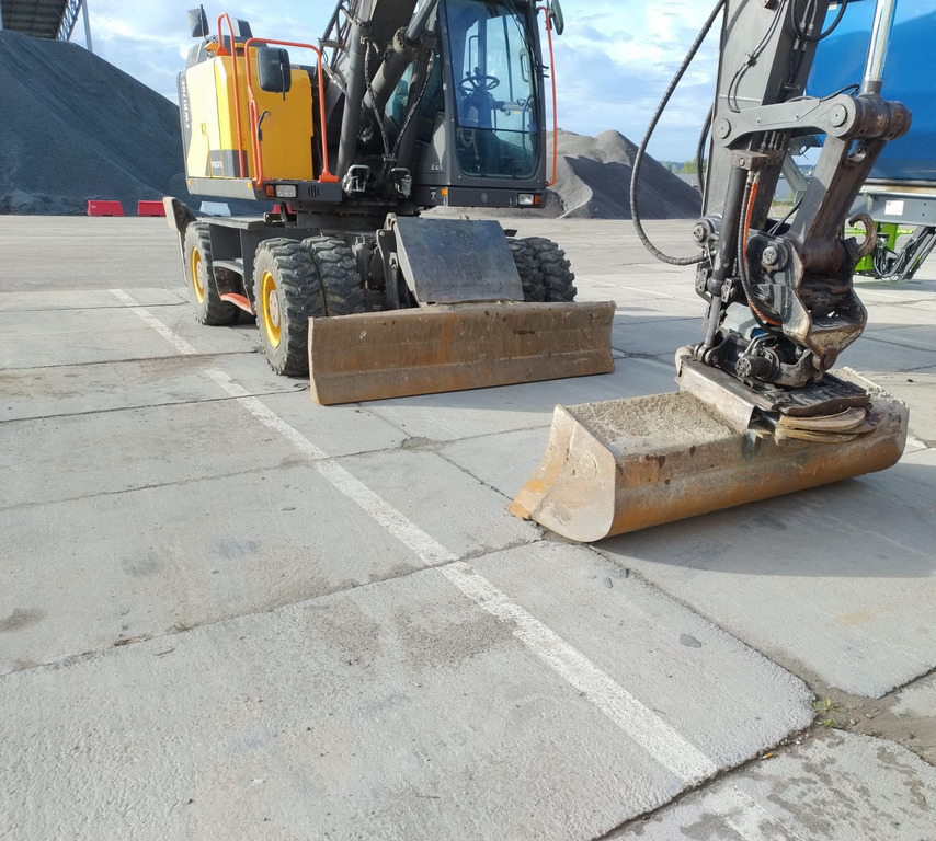 VOLVO EWR170E - حفار ذو عجلات: صورة 4 VOLVO EWR170E - حفار ذو عجلات: صورة 4