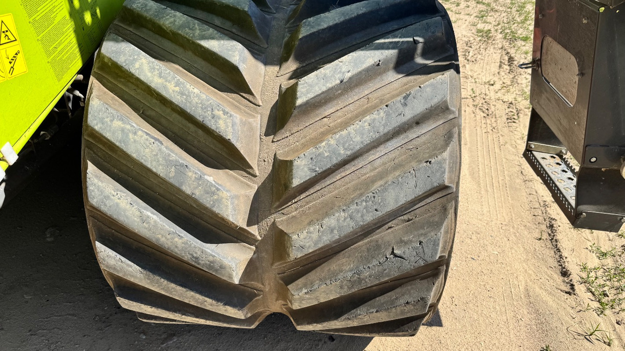 حصادة CLAAS Lexion 6900 TerraTrac 890 full Options: صورة 26 حصادة CLAAS Lexion 6900 TerraTrac 890 full Options: صورة 26