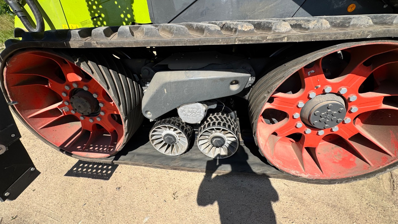 حصادة CLAAS Lexion 6900 TerraTrac 890 full Options: صورة 25 حصادة CLAAS Lexion 6900 TerraTrac 890 full Options: صورة 25