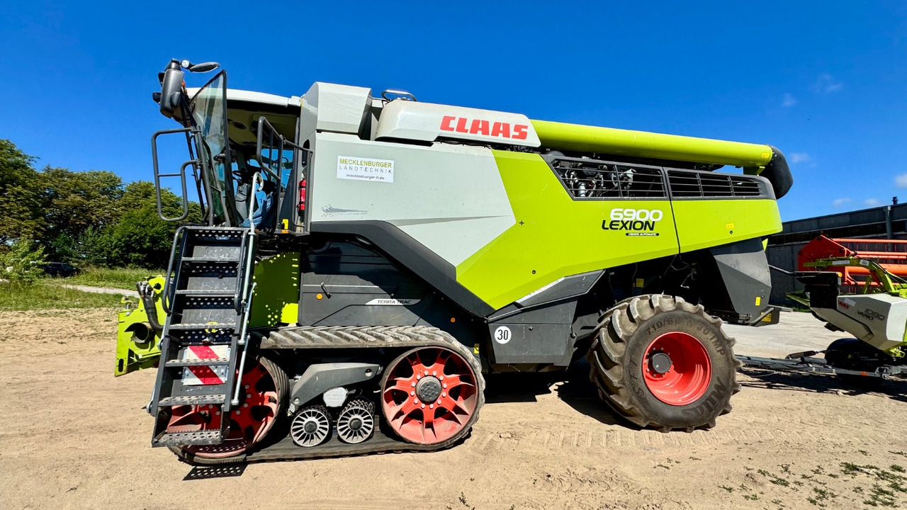 حصادة CLAAS Lexion 6900 TerraTrac 890 full Options: صورة 30 حصادة CLAAS Lexion 6900 TerraTrac 890 full Options: صورة 30