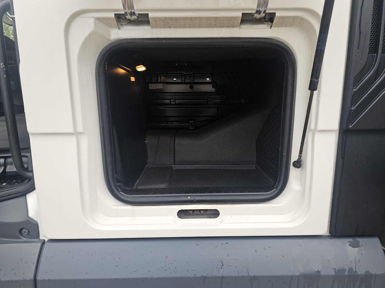 شاحنة ذات ستائر جانبية MAN TGL 12.250: صورة 20 شاحنة ذات ستائر جانبية MAN TGL 12.250: صورة 20