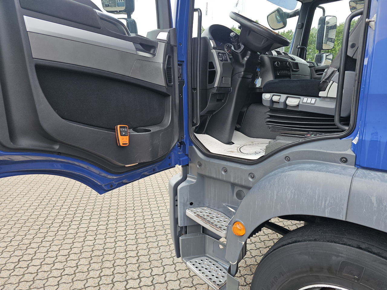 MAN TGM 18.290 - شاحنة صندوقية: صورة 3 MAN TGM 18.290 - شاحنة صندوقية: صورة 3