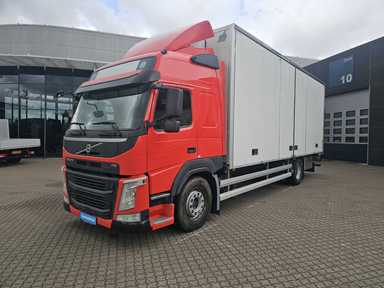 Volvo FM340 - شاحنة صندوقية: صورة 1 Volvo FM340 - شاحنة صندوقية: صورة 1