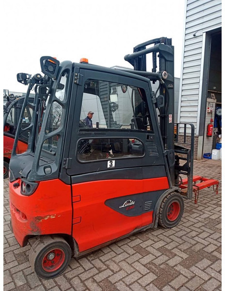 Linde E30HL-01/600 - رافعة شوكية كهربائية: صورة 4 Linde E30HL-01/600 - رافعة شوكية كهربائية: صورة 4
