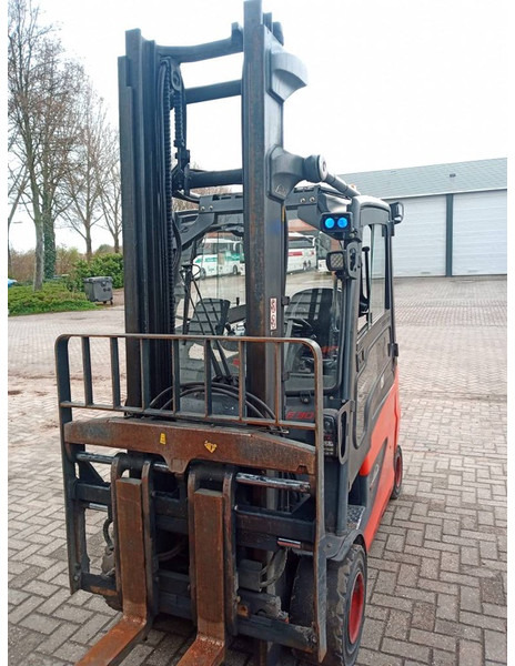 Linde E30HL-01/600 - رافعة شوكية كهربائية: صورة 5 Linde E30HL-01/600 - رافعة شوكية كهربائية: صورة 5