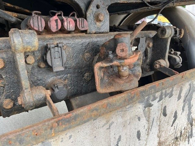 شاحنة قلاب Mercedes-Benz Unimog 418/10 Winterdienst2000: صورة 15 شاحنة قلاب Mercedes-Benz Unimog 418/10 Winterdienst2000: صورة 15