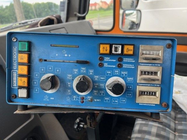 شاحنة قلاب Mercedes-Benz Unimog 418/10 Winterdienst2000: صورة 27 شاحنة قلاب Mercedes-Benz Unimog 418/10 Winterdienst2000: صورة 27