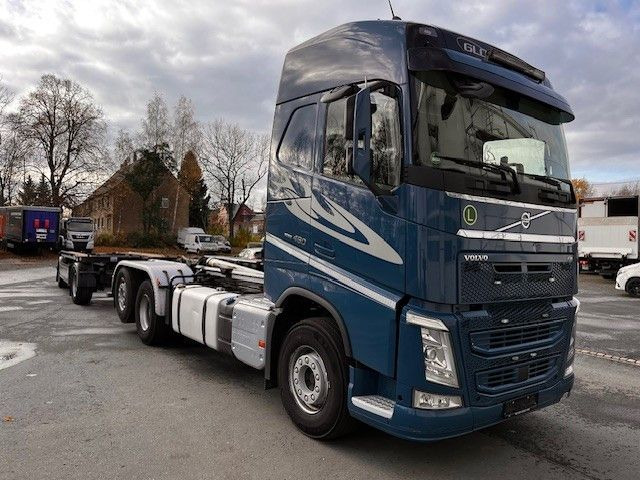 Volvo FH 460 Globetrotter Meiller Abrollkipper - شاحنة برافعة خطافية: صورة 1 Volvo FH 460 Globetrotter Meiller Abrollkipper - شاحنة برافعة خطافية: صورة 1
