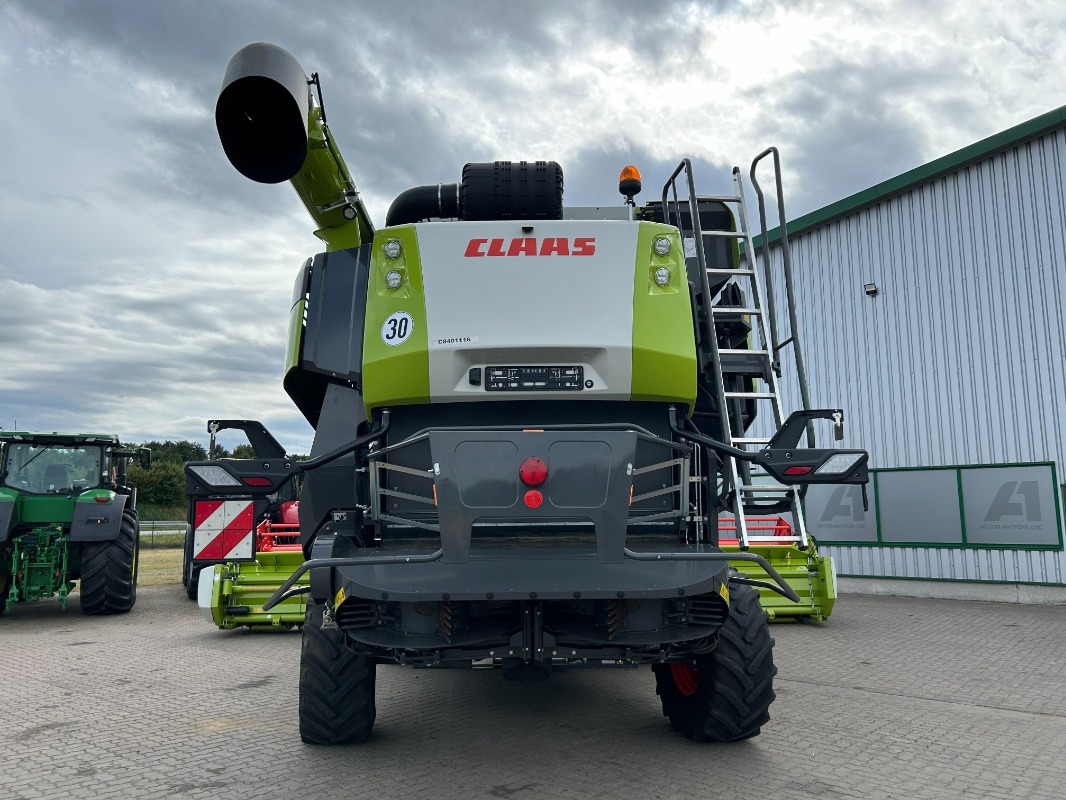 CLAAS Lexion 6800 mit Vario 930 Schneidwerk - حصادة: صورة 5 CLAAS Lexion 6800 mit Vario 930 Schneidwerk - حصادة: صورة 5